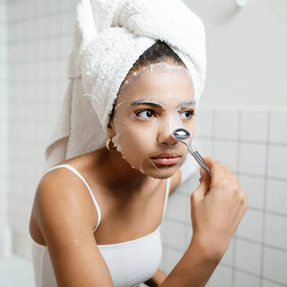 Rouleau Visage + Gua Sha Métal – Soin Drainant & Sculptant